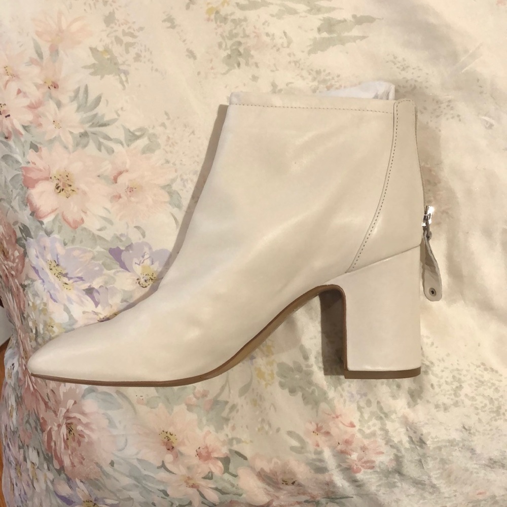 Franco Sarto Jacoby White square toe boots - Picture 7 of 8